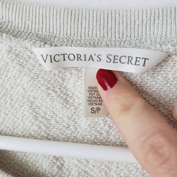 "Vintage" Victoria's Secret Heart Pullover - Picture 5 of 12